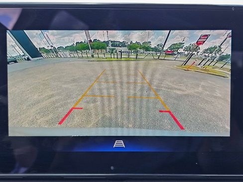 Used 2025 Chevrolet Trax LT w/ Driver Confidence Package FWD image 28