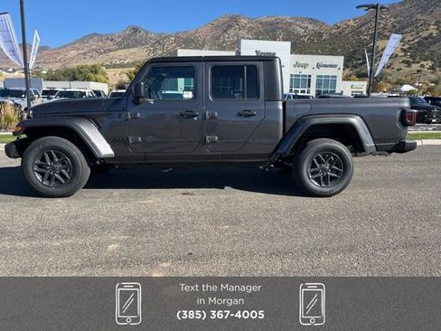 New 2025 Jeep Gladiator Sport image 7