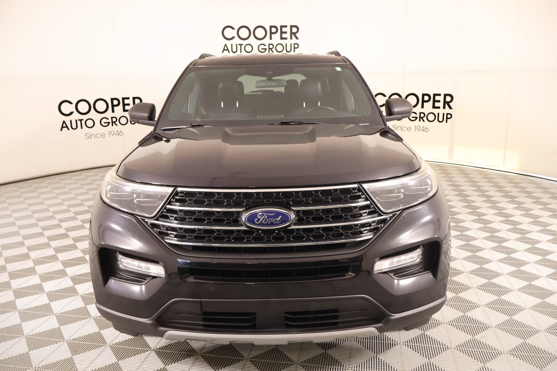 Used 2020 Ford Explorer XLT w/ Equipment Group 202A AWD/4WD image 9