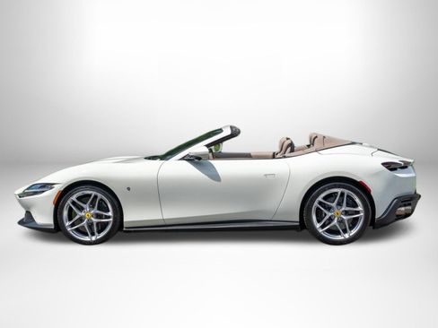 Used 2024 Ferrari Roma Spider RWD image 4