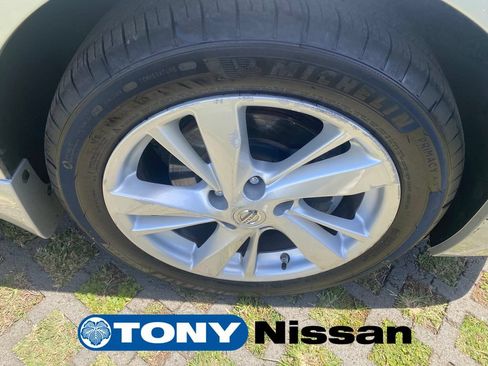 Used 2015 Nissan Altima 2.5 SV FWD image 9