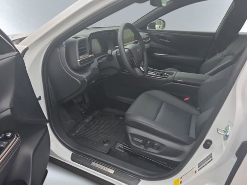 Used 2026 Toyota Crown AWD/4WD image 5