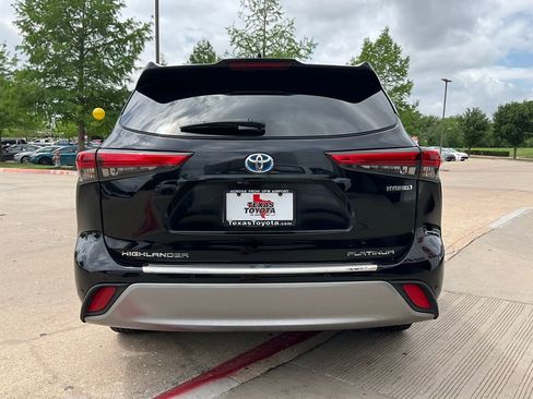 Used 2023 Toyota Highlander Platinum image 7