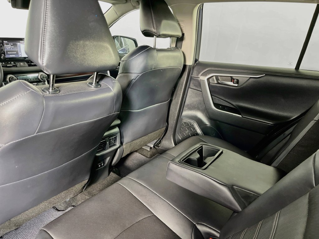 Used 2019 Toyota RAV4 Limited w/ Cold Weather Package FWD image 31