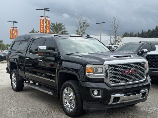 Used 2017 GMC Sierra 2500 Denali w/ Duramax Plus Package AWD/4WD image 2