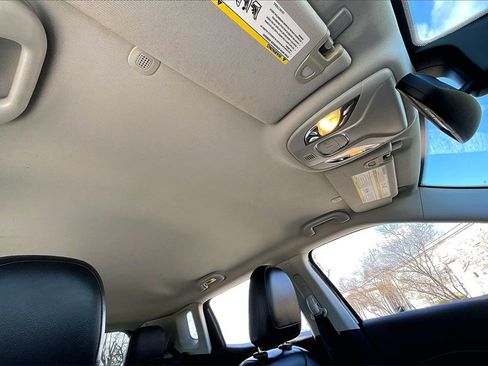 Used 2020 Jeep Compass Limited image 17