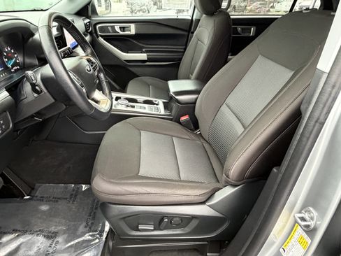 Certified 2022 Ford Explorer XLT image 13