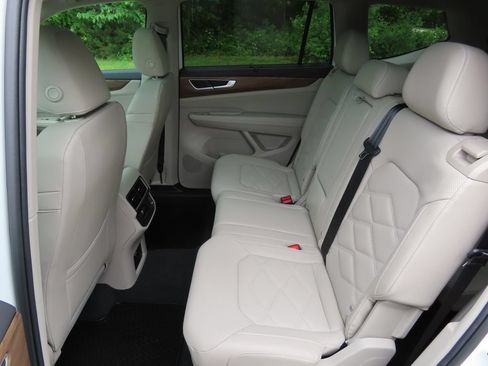 Used 2025 Volkswagen Atlas SE w/ Panoramic Sunroof Package AWD/4WD image 27