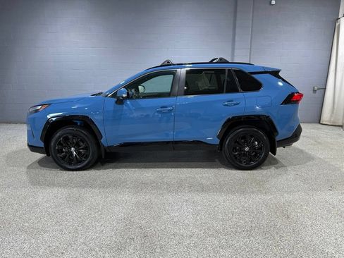 Used 2024 Toyota RAV4 SE w/ Convenience Package AWD/4WD image 5