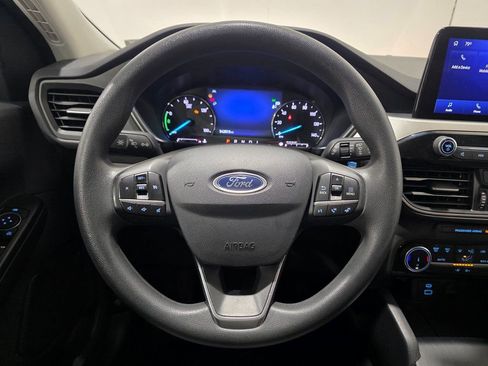 Used 2022 Ford Escape SE image 4