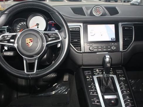 Used 2017 Porsche Macan S image 6