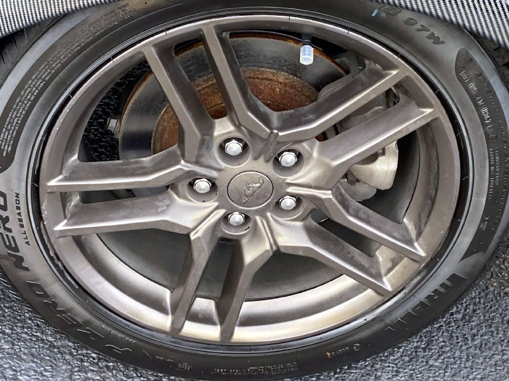 Used 2020 Ford Mustang Premium RWD image 27