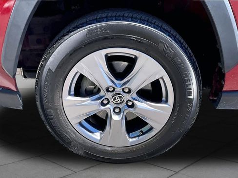 Used 2023 Toyota RAV4 XLE FWD image 11