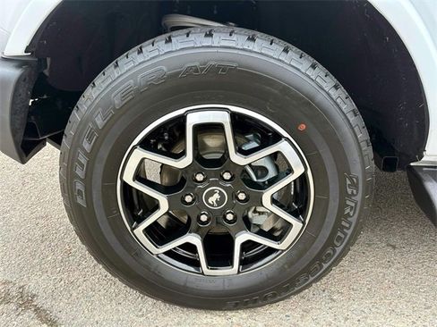 Used 2025 Ford Bronco Outer Banks image 8