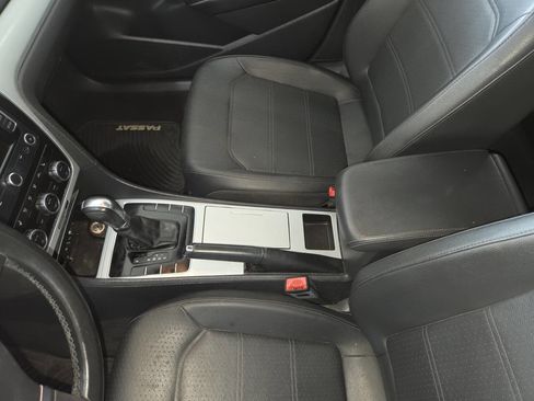 Used 2012 Volkswagen Passat 2.5 SE FWD image 17
