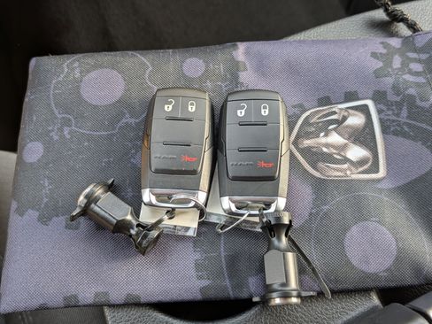 Used 2024 RAM 2500 Big Horn w/ Bed Utility Group image 33