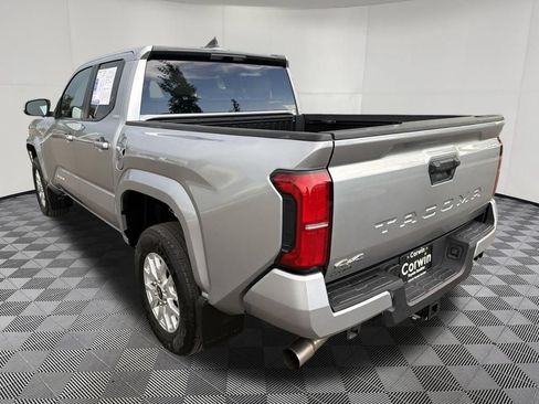 Used 2025 Toyota Tacoma SR5 AWD/4WD image 5