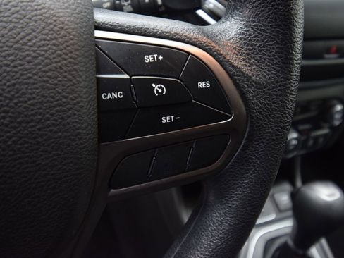 Used 2019 Jeep Cherokee Latitude w/ Popular Appearance Group image 28