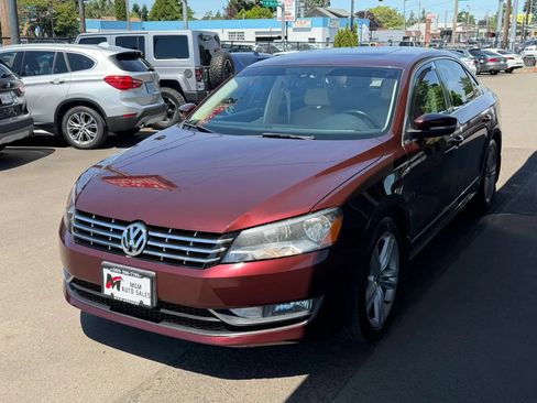Used 2014 Volkswagen Passat TDI SEL Premium FWD image 6