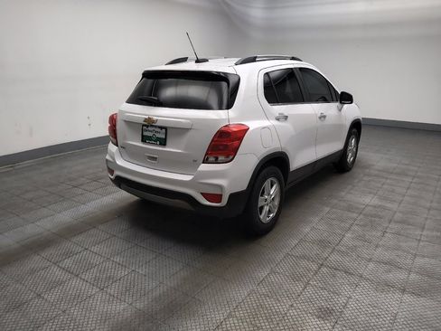 Used 2019 Chevrolet Trax LT w/ LT Convenience Package FWD image 9