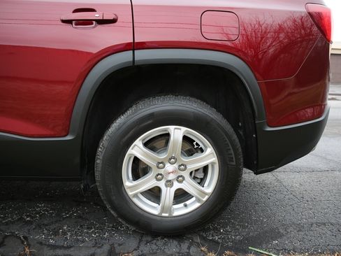 Used 2018 GMC Acadia SLE w/ LPO, Floor Liner Package image 28