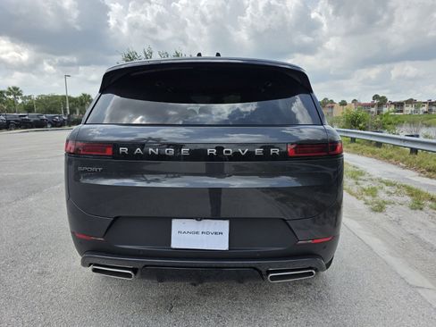 Used 2026 Land Rover Range Rover Sport SE AWD/4WD image 6