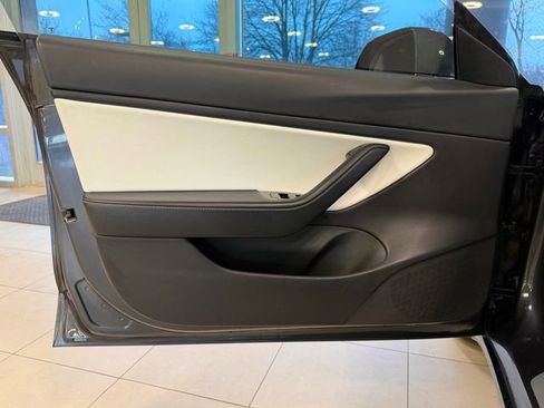 Used 2018 Tesla Model 3 Performance image 18