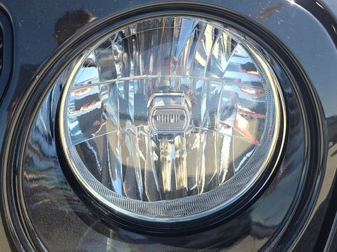 Used 2022 Jeep Wrangler Unlimited Sport AWD/4WD image 9