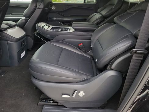 New 2026 Lincoln Navigator L Reserve AWD/4WD image 7