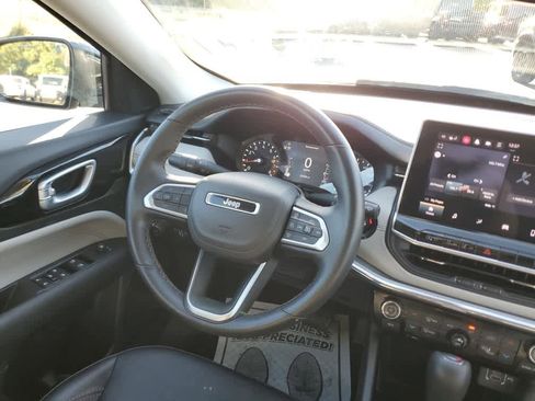 Certified 2022 Jeep Compass Limited image 17