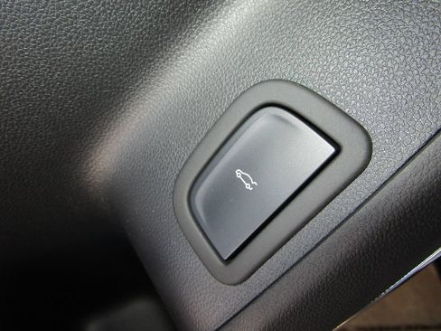 New 2026 GMC Acadia Elevation w/ Elevation Premium Package FWD image 25