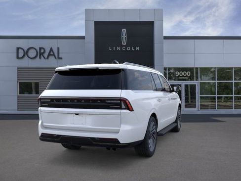 New 2026 Lincoln Navigator L Premier AWD/4WD image 8