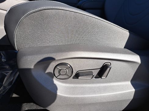 New 2026 Volkswagen Tiguan SE R-Line image 26