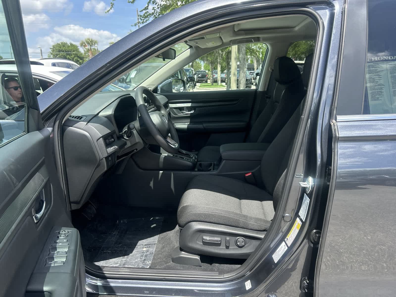 Used 2025 Honda CR-V EX image 2