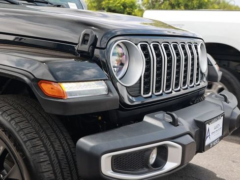 Used 2025 Jeep Wrangler Unlimited Sahara w/ Safety Group AWD/4WD image 7