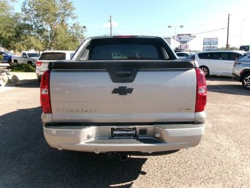 Used 2009 Chevrolet Avalanche LT w/ Suspension Package, Off-Road image 10