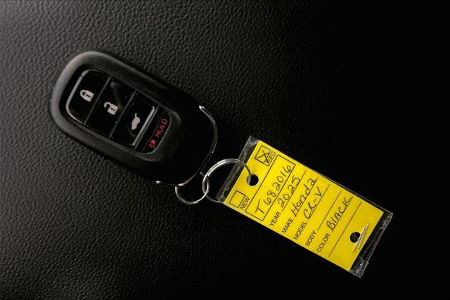 Used 2025 Honda CR-V LX image 11