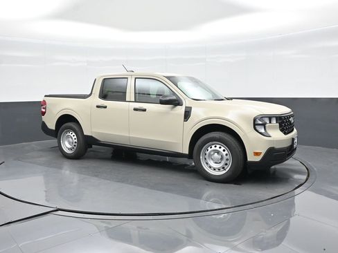 New 2025 Ford Maverick XL image 10
