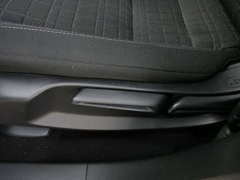 Certified 2023 Honda HR-V LX image 20