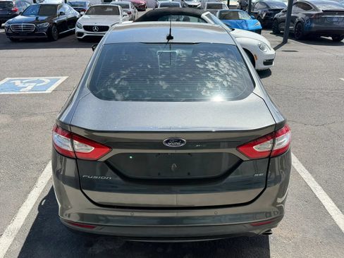Used 2016 Ford Fusion SE FWD image 8
