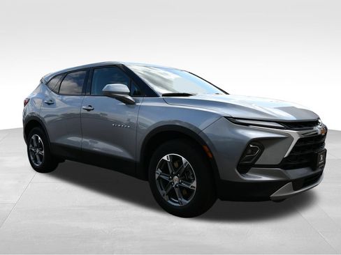 Used 2025 Chevrolet Blazer LT AWD/4WD image 10