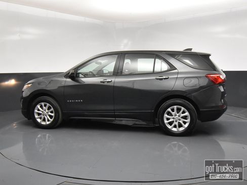 Used 2019 Chevrolet Equinox LS image 3