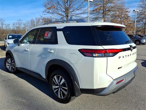 Certified 2024 Nissan Pathfinder SL image 19