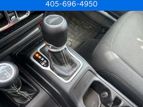 Used 2020 Jeep Gladiator Overland AWD/4WD image 32