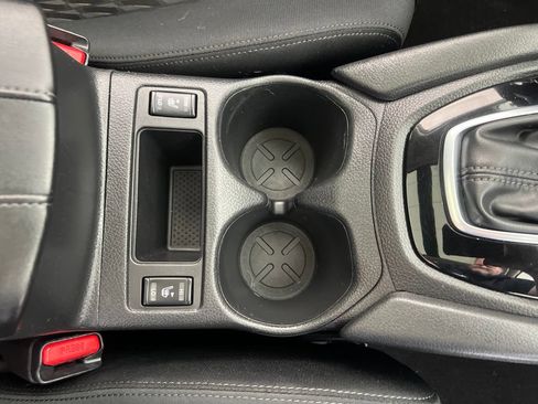 Used 2018 Nissan Rogue SV w/ Sun & Sound Touring Package AWD/4WD image 25