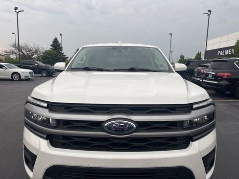 Used 2022 Ford Expedition XLT AWD/4WD image 3
