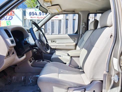 Used 2001 Nissan Frontier SE image 20
