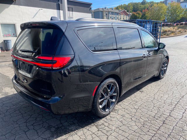Used 2026 Chrysler Pacifica Limited w/ S Appearance Package FWD image 5
