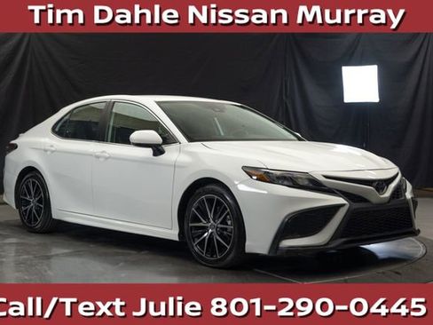 Used 2024 Toyota Camry SE w/ Cold Weather Package AWD/4WD image 1