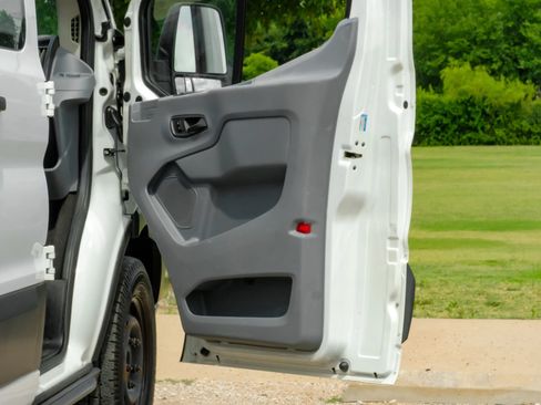Used 2018 Ford Transit 350 XLT RWD image 38